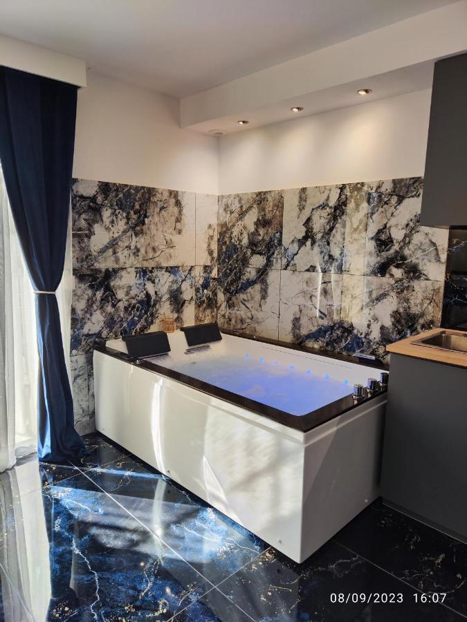 Studio Avec Jaccuzzi Saintry-sur-Seine Eksteriør billede