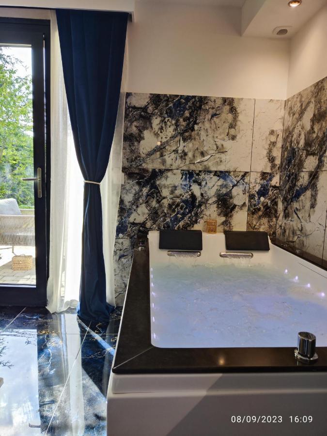 Studio Avec Jaccuzzi Saintry-sur-Seine Eksteriør billede