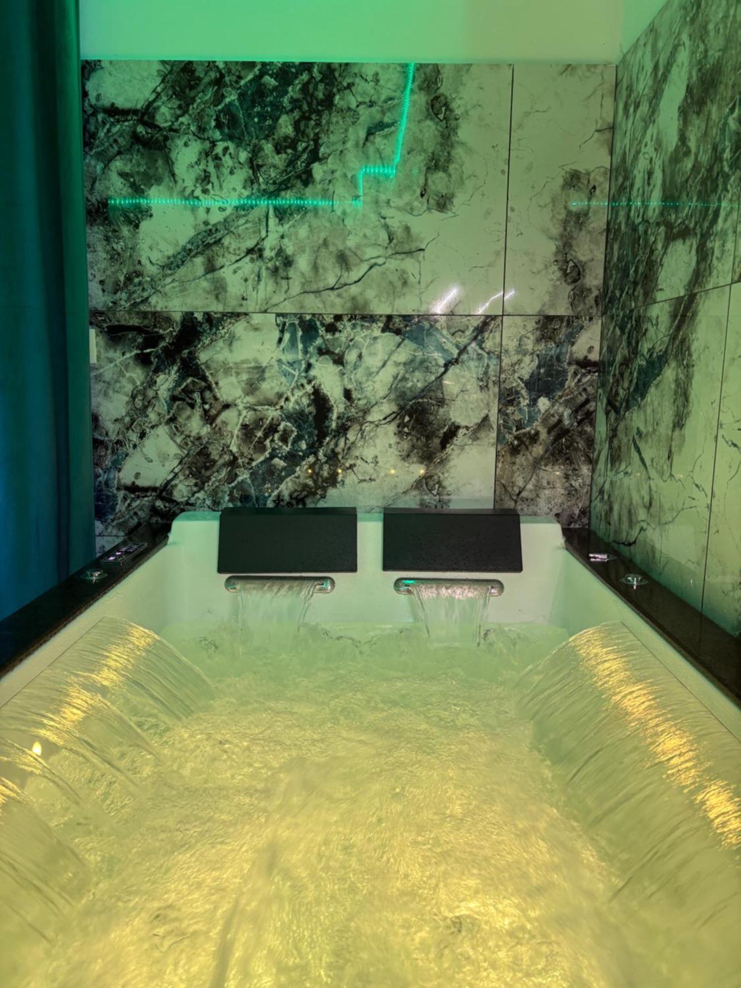 Studio Avec Jaccuzzi Saintry-sur-Seine Eksteriør billede